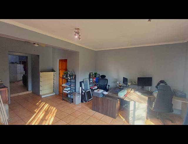 2 BEDROOM FREESTANDING FOR SALE IN LYTTELTON MANOR